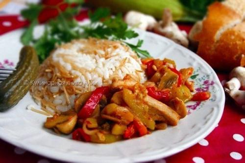 Соте с курицей и грибами (турецкая кухня).