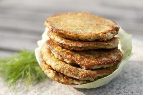 Диетические оладьи с капустой.