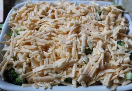 Курица с брокколи, запеченная под сливочным соусом. 06