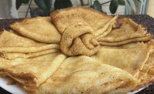 Кто-то: tы такая худая, я думаю, ты вooбще ничего не кушаешь за день. 03