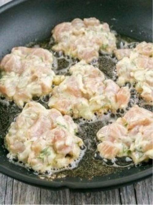 Куриные оладушки. Ингредиенты: 04 Куриные оладушки. Ингредиенты: 04