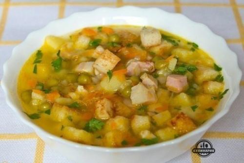 Гороховый суп с копчёностями.