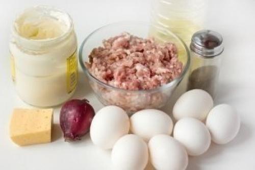 Яичные рулетики с мясной начинкой - отличный завтрак? 01