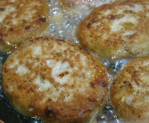 Рыбные котлеты с манкой. 06