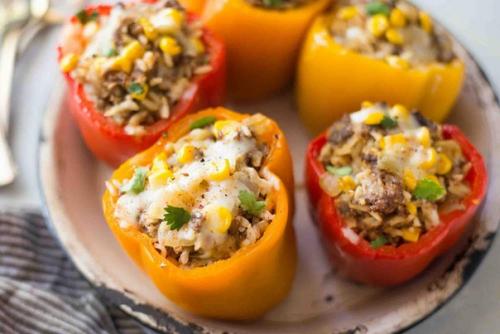 Фаршированные перчики под соусом. Фаршированные перчики под соусом.