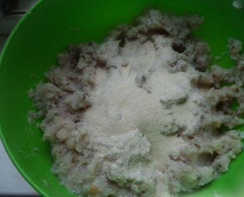 Рыбные котлеты с манкой. 04