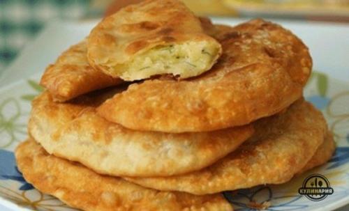 Потрясающе вкусные пирожки - лепешки с картошкой и сыром.