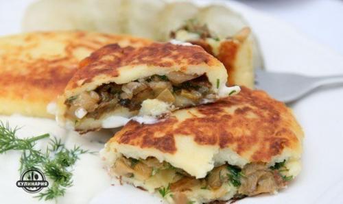 Картофельные пирожки с грибами.