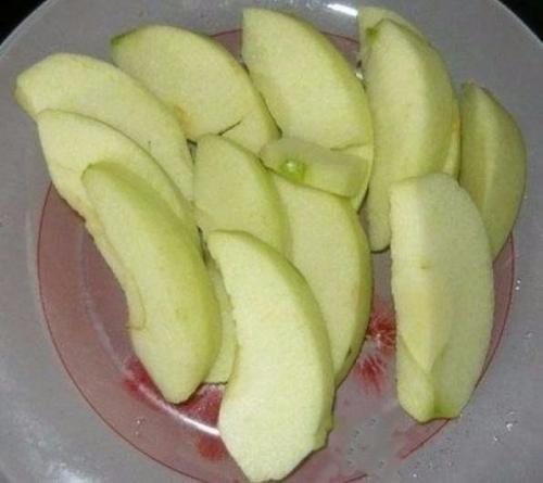 Слойки с яблоком. 01