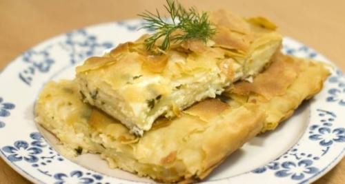 Сырный пирог из лаваша с зеленью.