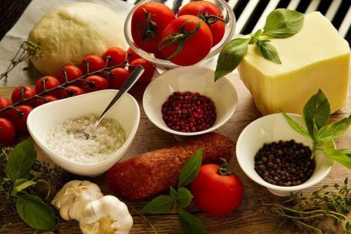 Пицца пепперони.  Ингредиенты: 01