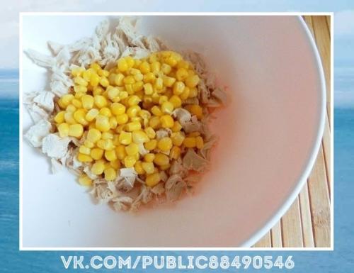 Вкуснейший рецепт.  Салат с курицей, сыром и ананасом. 01