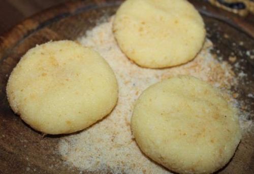 Манники жареные.  Ингредиенты: 07