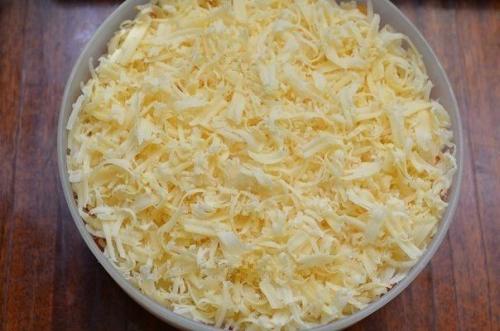 Салат с копченой курицей, кореийской морковью и огурцом. 05