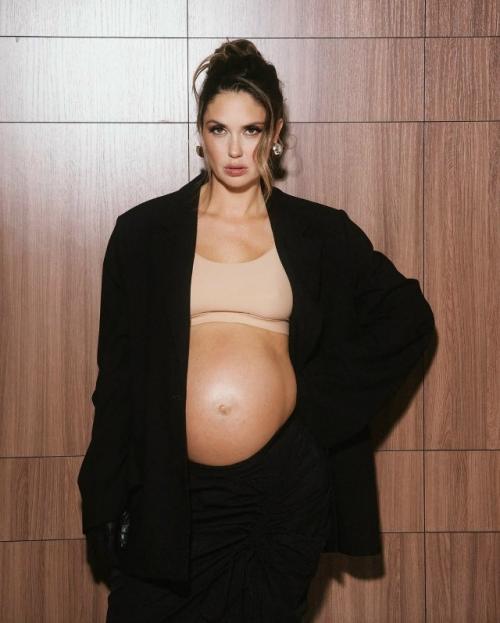 Ребята, слухи вокруг Агаты муцениеце просто взорвали сеть! 01