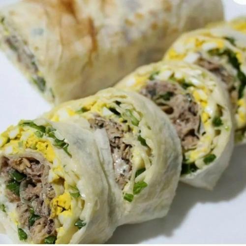 1. крабовые палочки, чеснок, яйцо, натертый сыр, зелень и майонез. 05 1. крабовые палочки, чеснок, яйцо, натертый сыр, зелень и майонез. 05