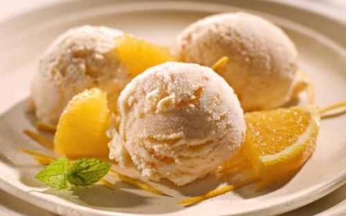 Детское мороженое из творога с бананами.