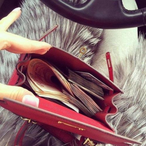 Уважаемые деньги!  Приглашаю вас, на постоянное место жительства, в мой кошелек.