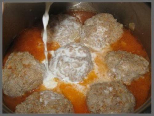 Тефтели в подливе. Ингредиенты: 03