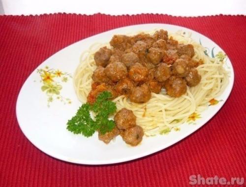 Спагетти с соусом из фрикаделек. 07
