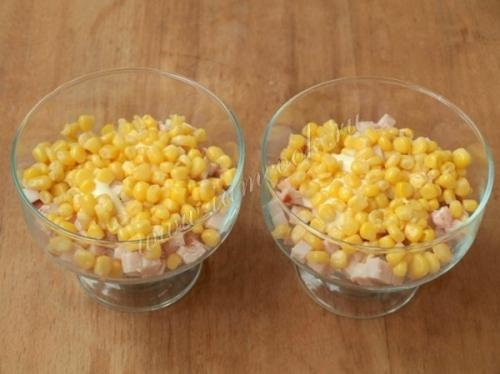 Салат Восторг.   Ингредиенты: 04