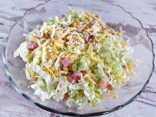 Салат из пекинской капусты с сухариками. 06