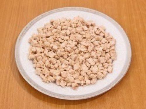 Салат Новогодний. 500 г Филе индейки (или куриного). 01