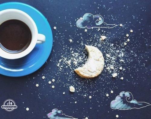 Художница - иллюстратор из Италии синция болонези (Cinzia Bolognesi) создает работы прямо за завтраком.