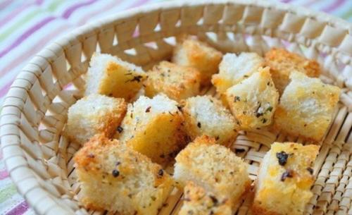 Салат Цезарь.  Ингредиенты: 03