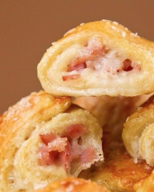 Слоечки с ветчиной и моцареллой. 01