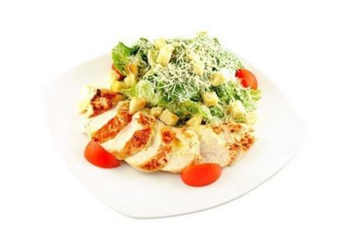 Салат Цезарь.  Ингредиенты: