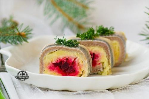 Сельдь под шубой в ролле.