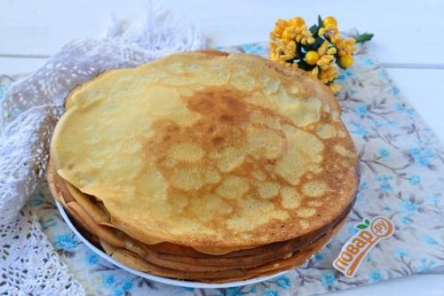 Простые блины на молоке.
