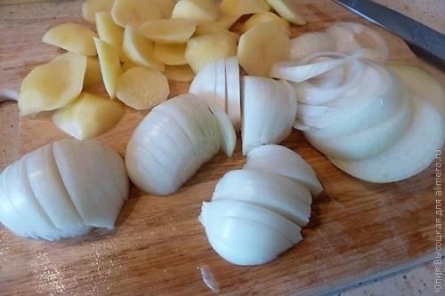 Картофель по-французски.  Ингредиенты: 06