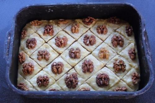 Пахлава.  Пахлава.  Нежное тесто, ореховая начинка и насыщенный медовый вкус. 07