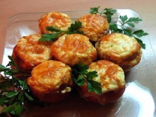 Помидоры, фаршированные курицей.