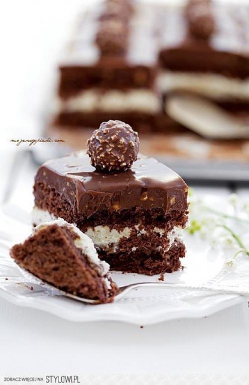 Самое вкусное пирожное.

