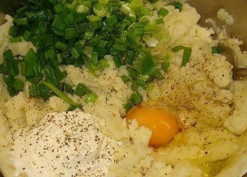 Ленивчики.  Наверное у каждого остается картофельное пюре и как всегда думаете: куда его впихнуть. 02