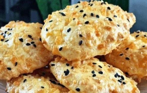 Сырные лепешки из трех ингредиентов. 
