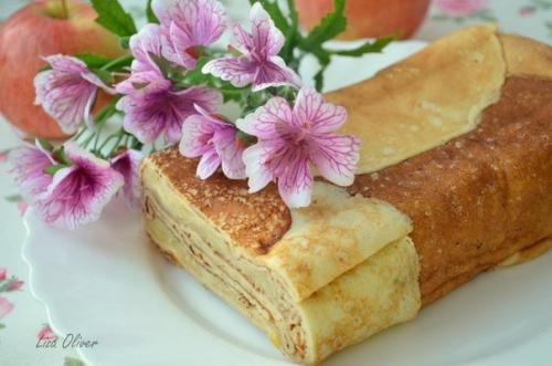 Блинный террин с ароматной яблочной начинкой.