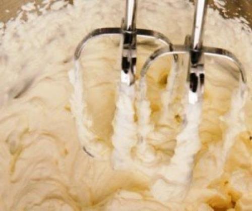 Медовый торт с черносливом в мультиварке. 06