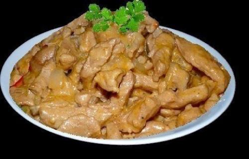 Куриный бефстроганов.  Ингредиенты: