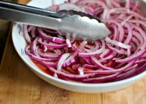 Маринованный красный лук. 05