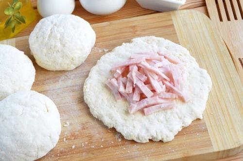 Сырные лепешки с разными начинками. 05