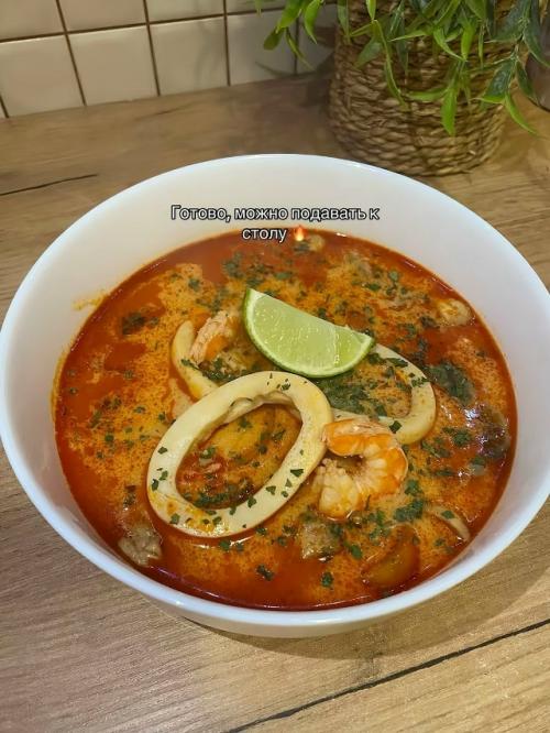 Том ям - пожалуй, самый популярный остро - кислый тайский суп, который любят уже не только в Азии, но и по всему миру. 06