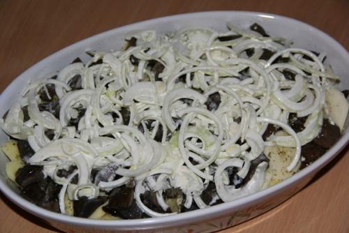 Куриные ножки с картошкой и грибами в духовке. 03