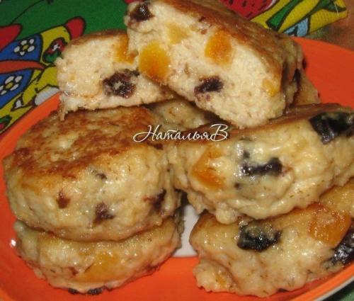 Мы готовим деткам - овсяные биточки с сухофруктами - вкусный, сытный и полезный завтрак.