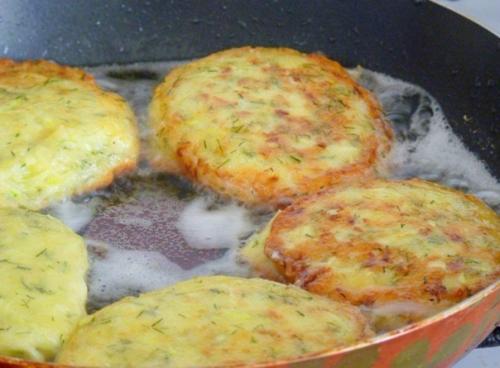 Кабачково - сырные оладьи. 06