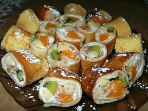 Блинные роллы, вкусные и лёгкие с творожно - фруктовой начинкой.
