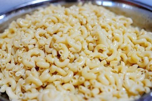 Макароны с сыром, беконом и грибами. 01
